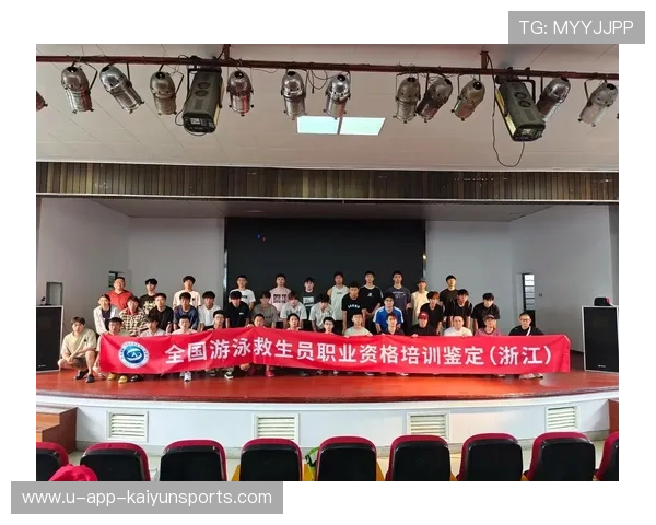 国际游泳教练在训练中重视力量与灵活性结合的长期规划，游泳教练国职